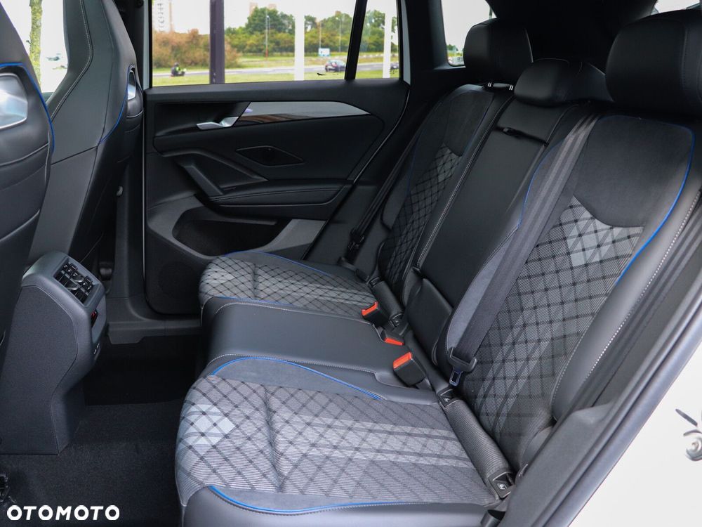 Volkswagen Tiguan - 13