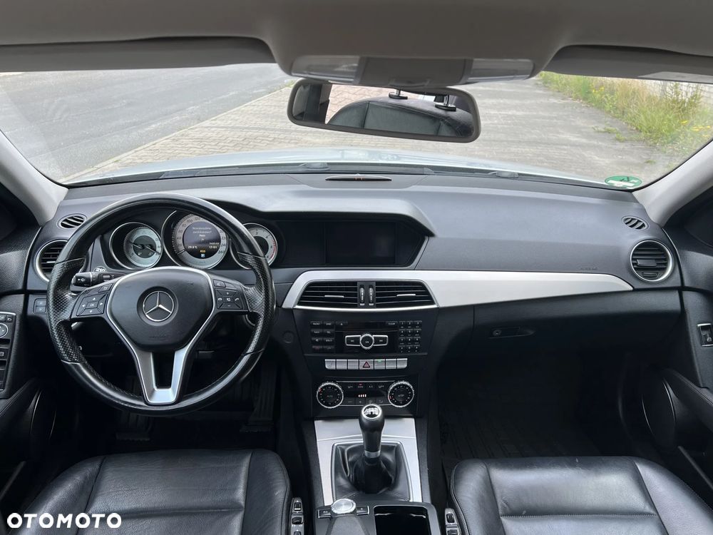 Mercedes-Benz Klasa C 220 CDI DPF (BlueEFFICIENCY) - 22