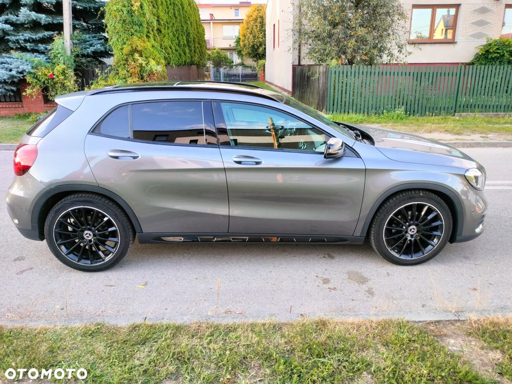 Mercedes-Benz GLA - 9