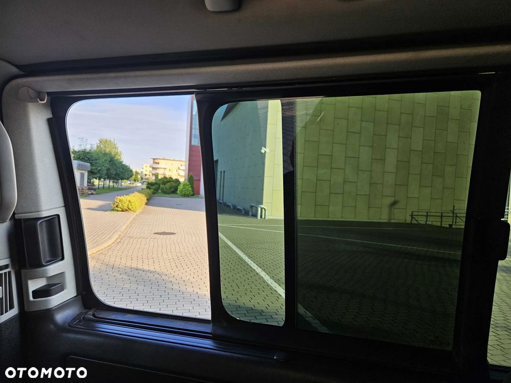 Volkswagen Caravelle - 26