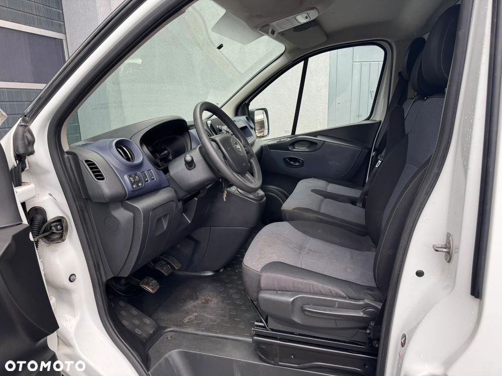 Opel Vivaro - 8