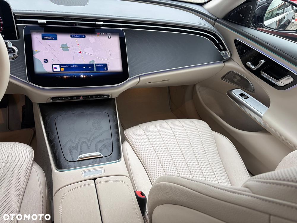 Mercedes-Benz Klasa E 220 d mHEV 4-Matic Exclusive 9G-Tronic - 22