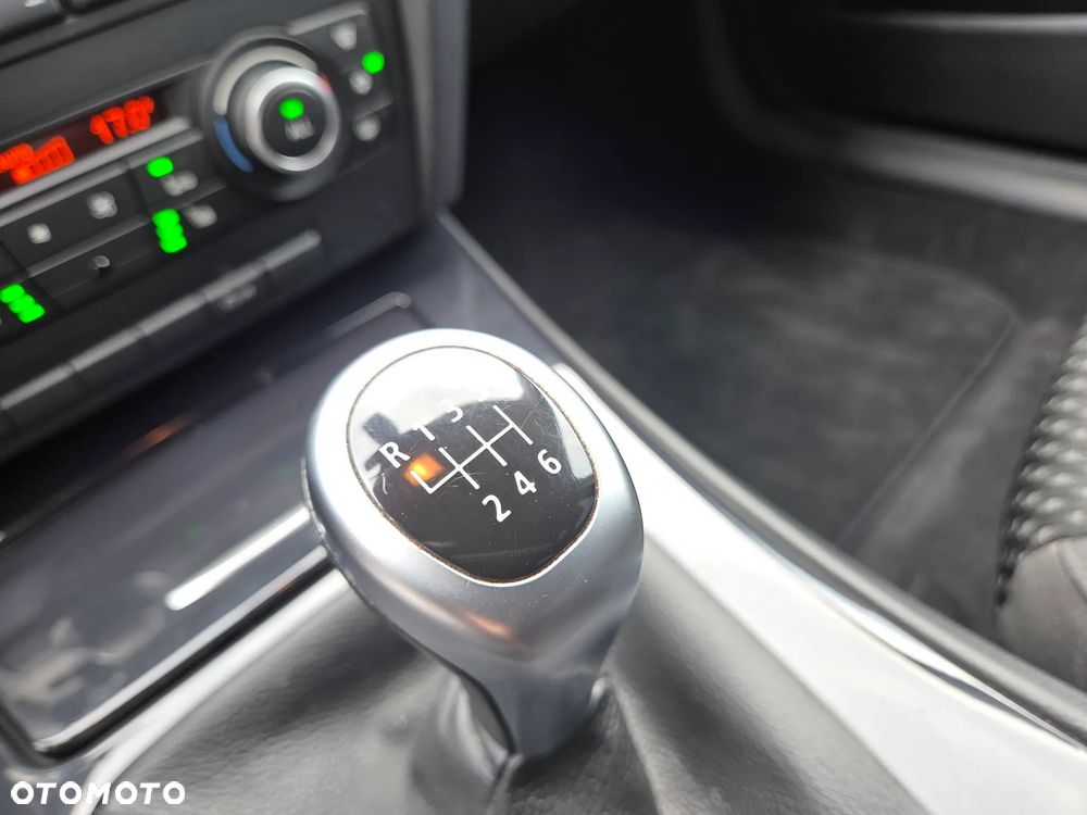 BMW Seria 3 318i - 16