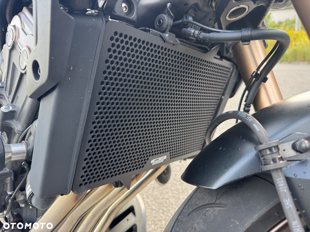 Honda CB - 16