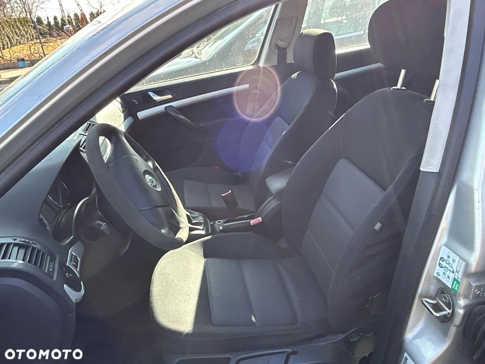 Skoda Octavia 2.0 TDI DPF Ambiente - 6