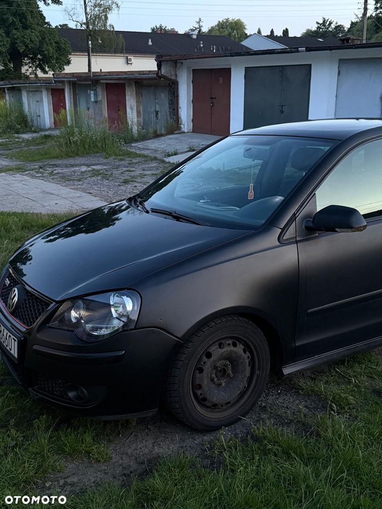 Volkswagen Polo - 2