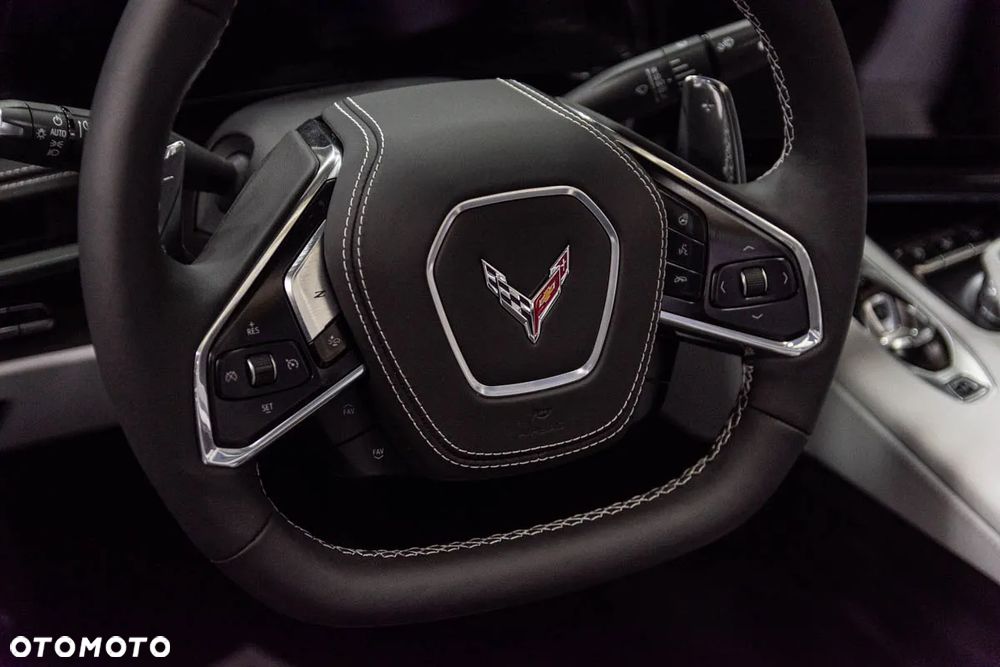 Chevrolet Corvette - 11