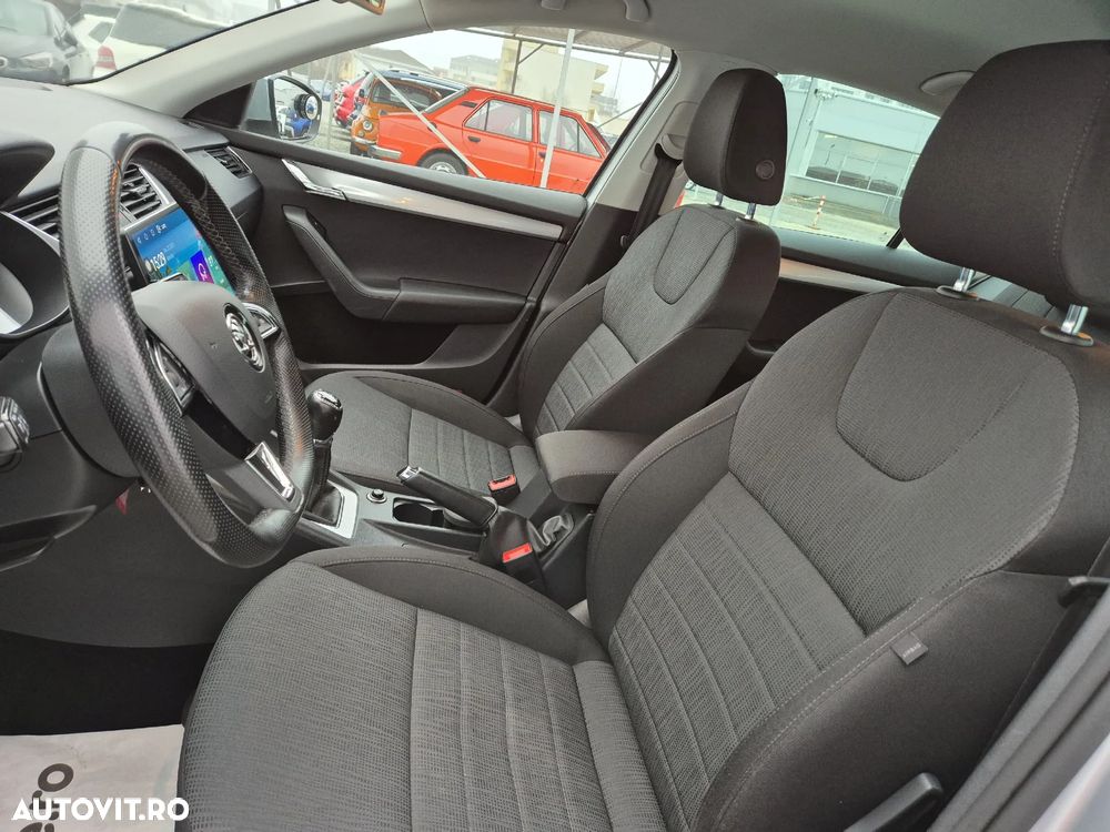 Skoda Octavia 2.0 TDI STYLE - 10
