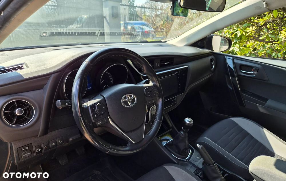 Toyota Auris 1.6 Premium - 9