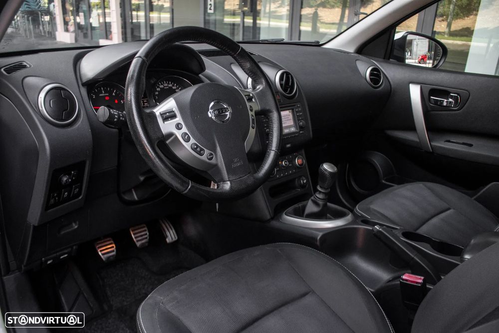 Nissan Qashqai 1.6 dCi N-Connecta - 19