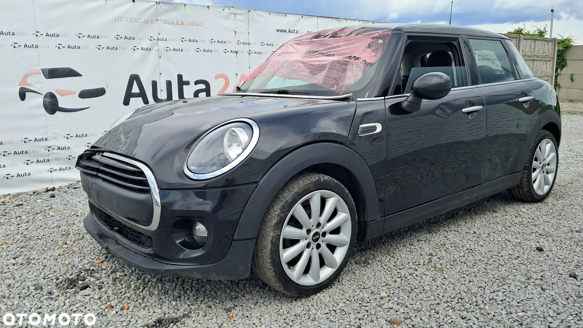 MINI ONE First - 4