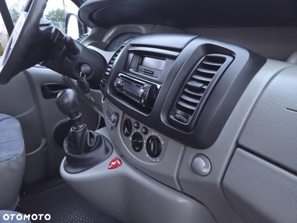 Renault TRAFIC LONG KLIMA TEMPOMAT ORYGINAŁ PRZEBIEG - 9