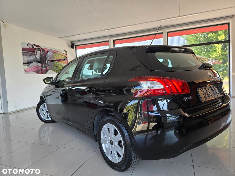 Peugeot 308 - 8