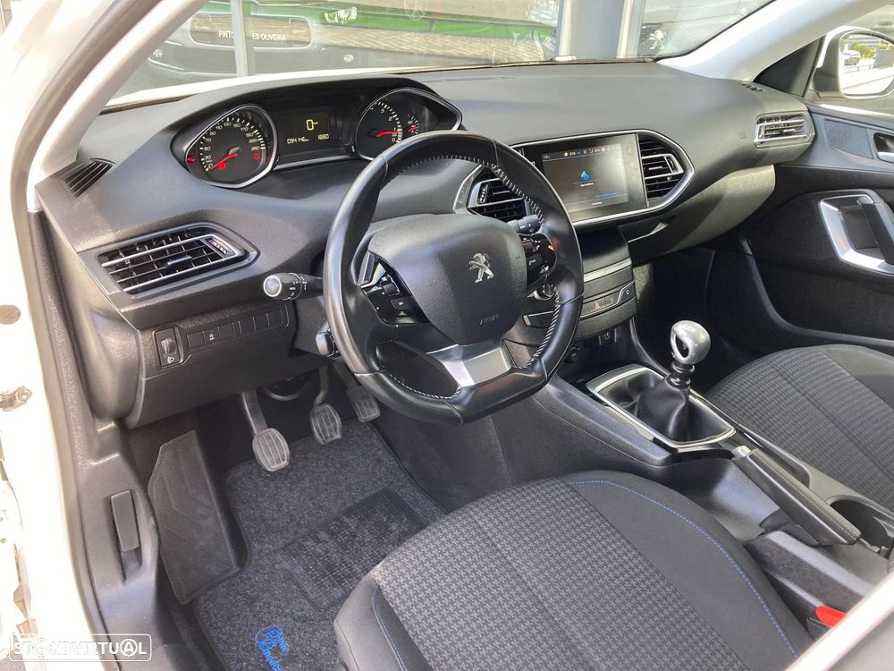 Peugeot 308 1.2 PureTech Style - 11