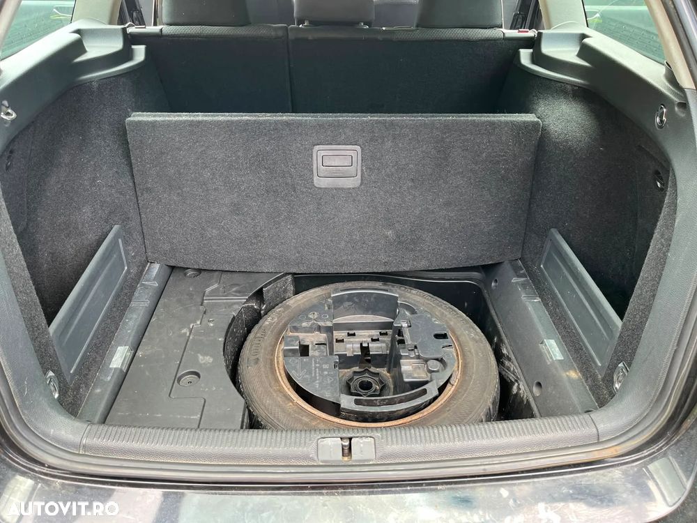 Volkswagen Passat 1.9 TDI Comfortline - 32