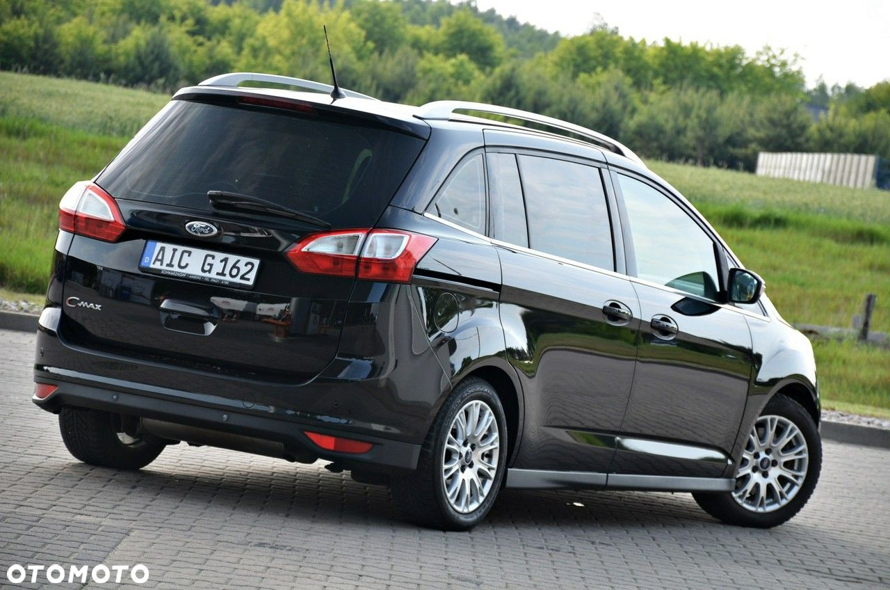 Ford Grand C-MAX - 11