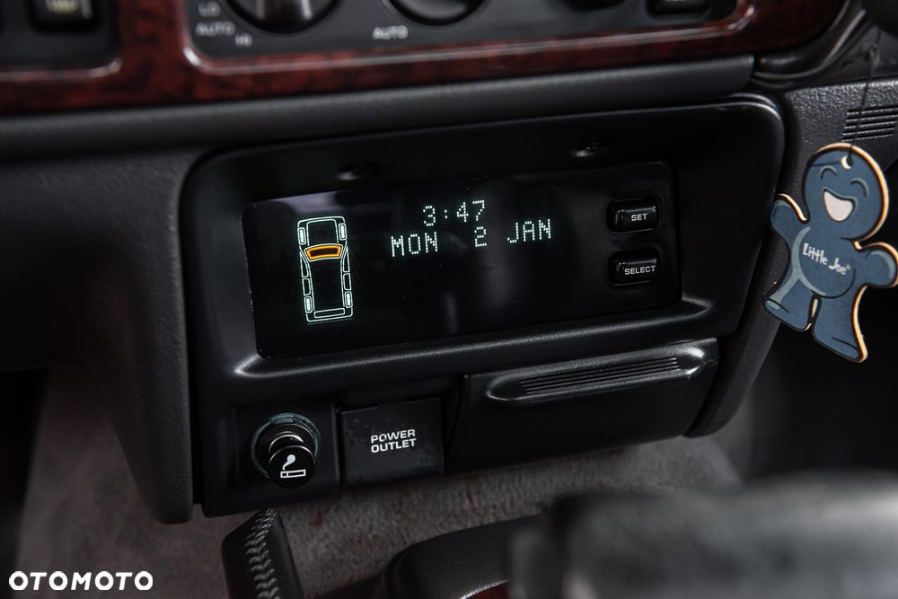 Jeep Grand Cherokee - 24