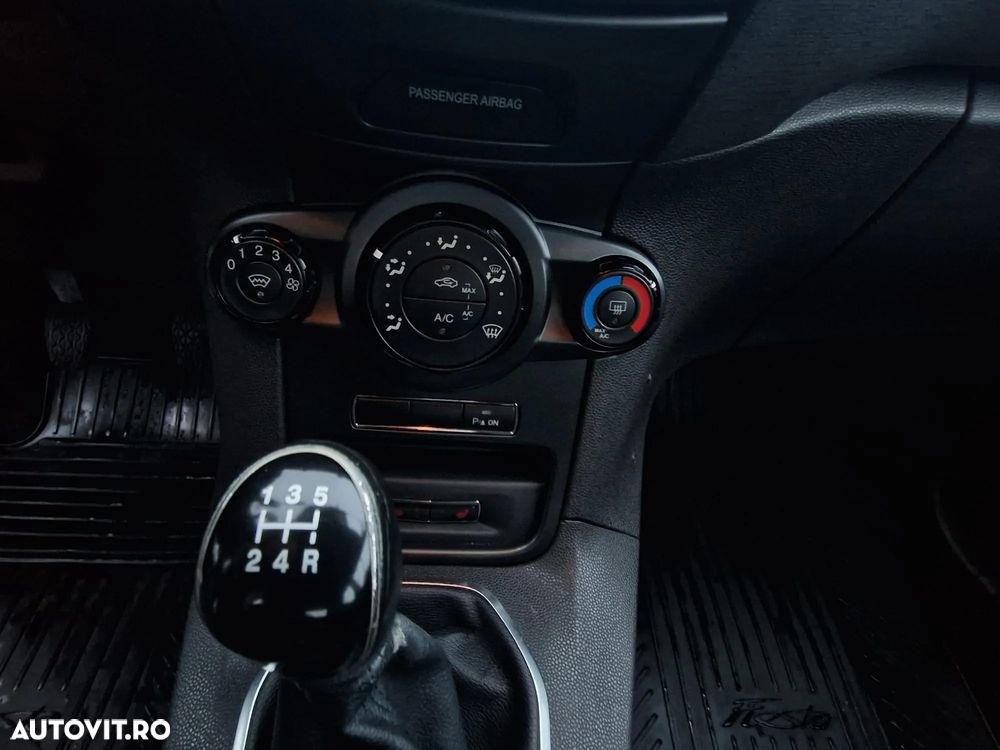 Ford Fiesta - 10