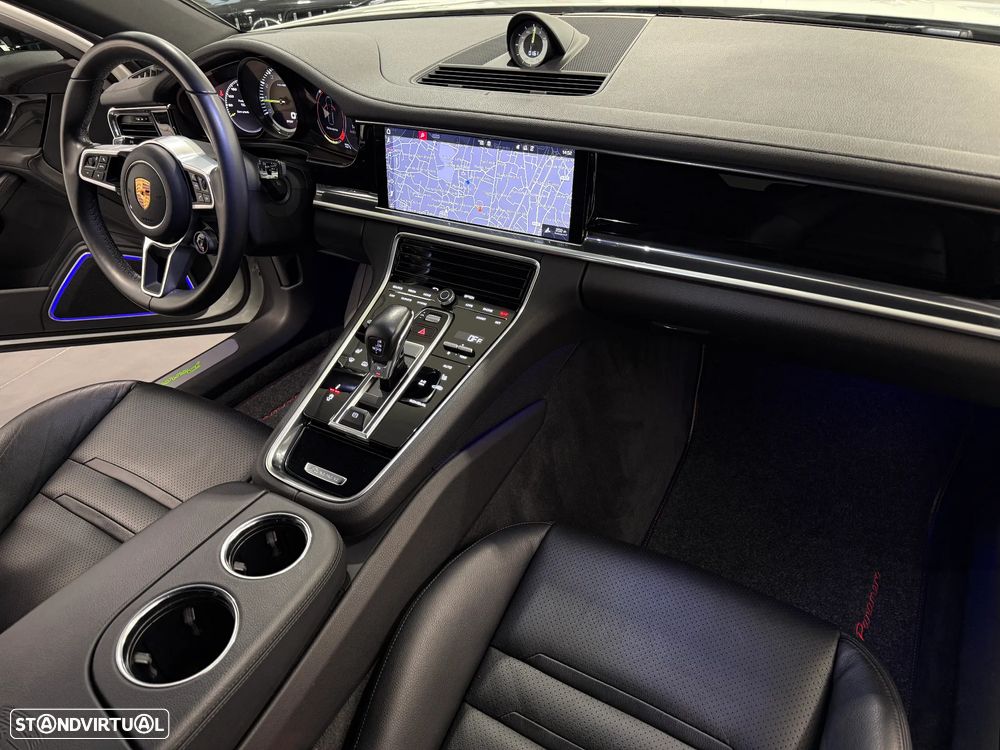 Porsche Panamera Sport Turismo 4 E-Hybrid Platinum Edition - 33