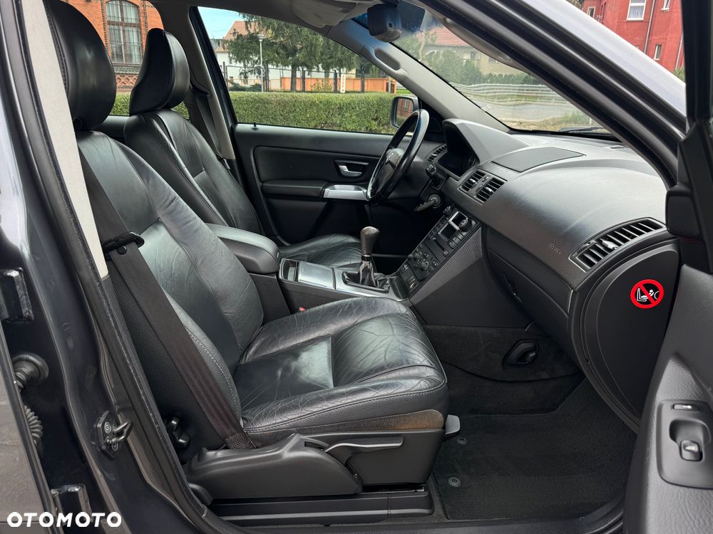 Volvo XC 90 2.4 D5 Momentum - 8