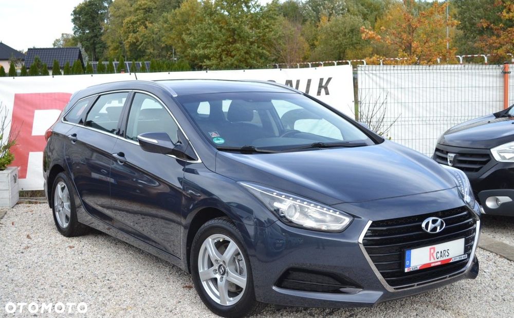 Hyundai i40 Kombi blue 1.6 Trend - 12