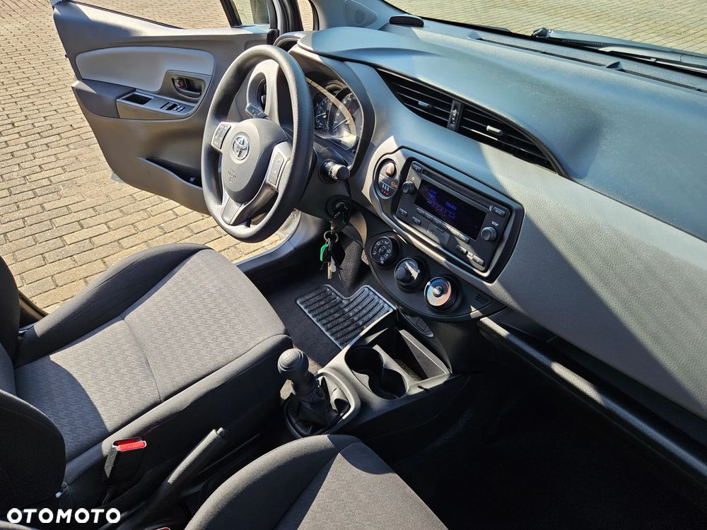 Toyota Yaris 1.0 Active EU6 - 32