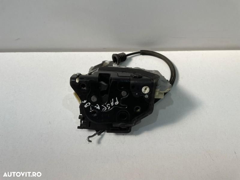 Broasca usa dreapta spate Volkswagen Passat B6 3C (2005-2010) 3c4839016a - 1