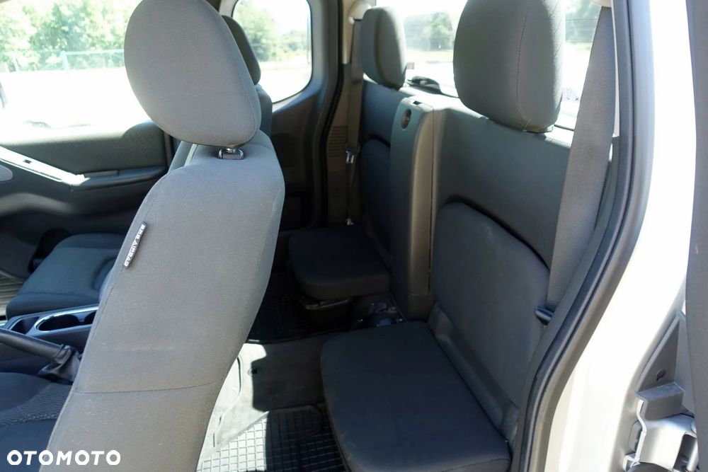Nissan Navara 2.5 D FE Long - 11