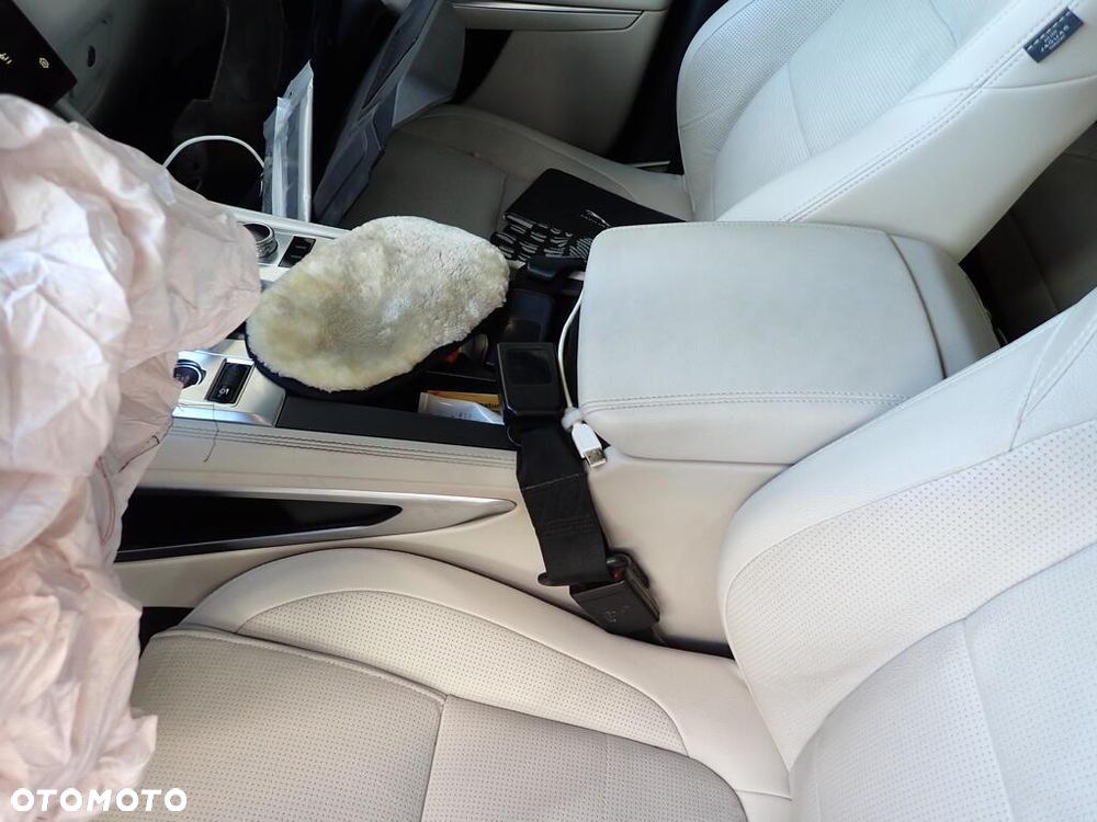 Jaguar F-Pace D200 AWD R-Dynamic S - 17