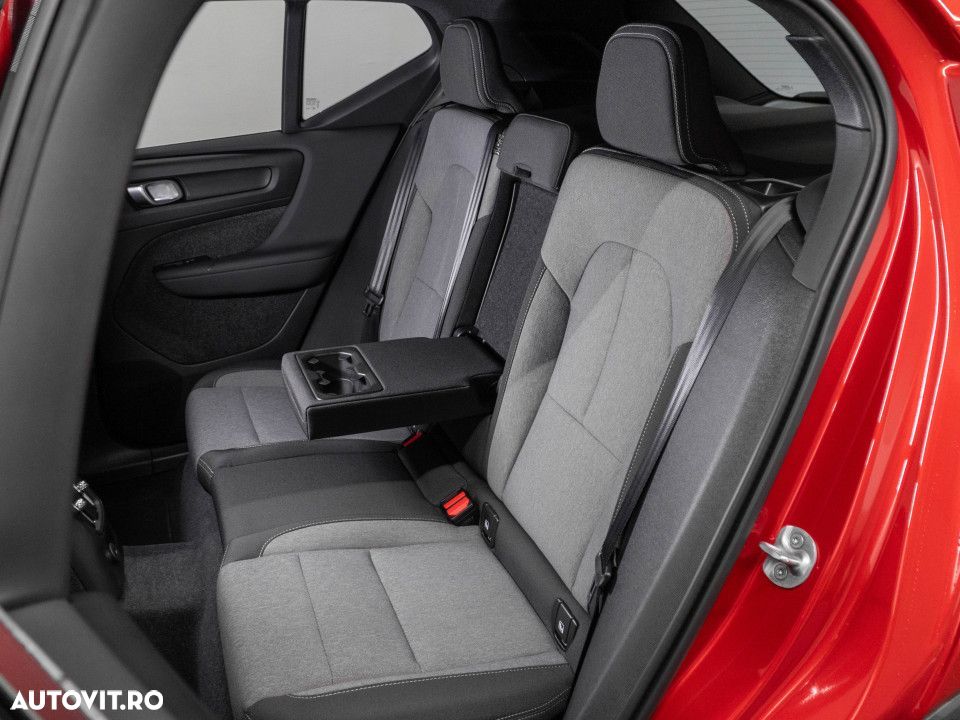 VOLVO XC40 2023 — imagine 23