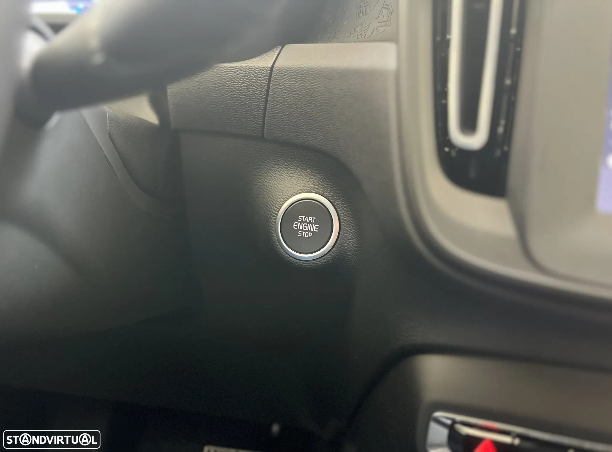 Volvo XC 40 2.0 B3 Essential - 28