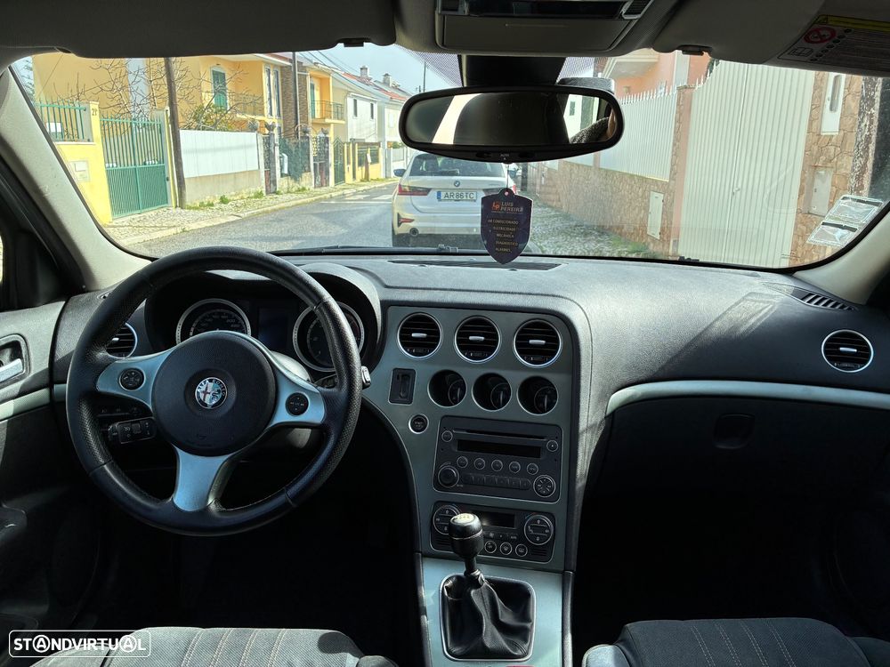 Alfa Romeo 159 Sportwagon 1.9 JTDm 16V Elegante - 6