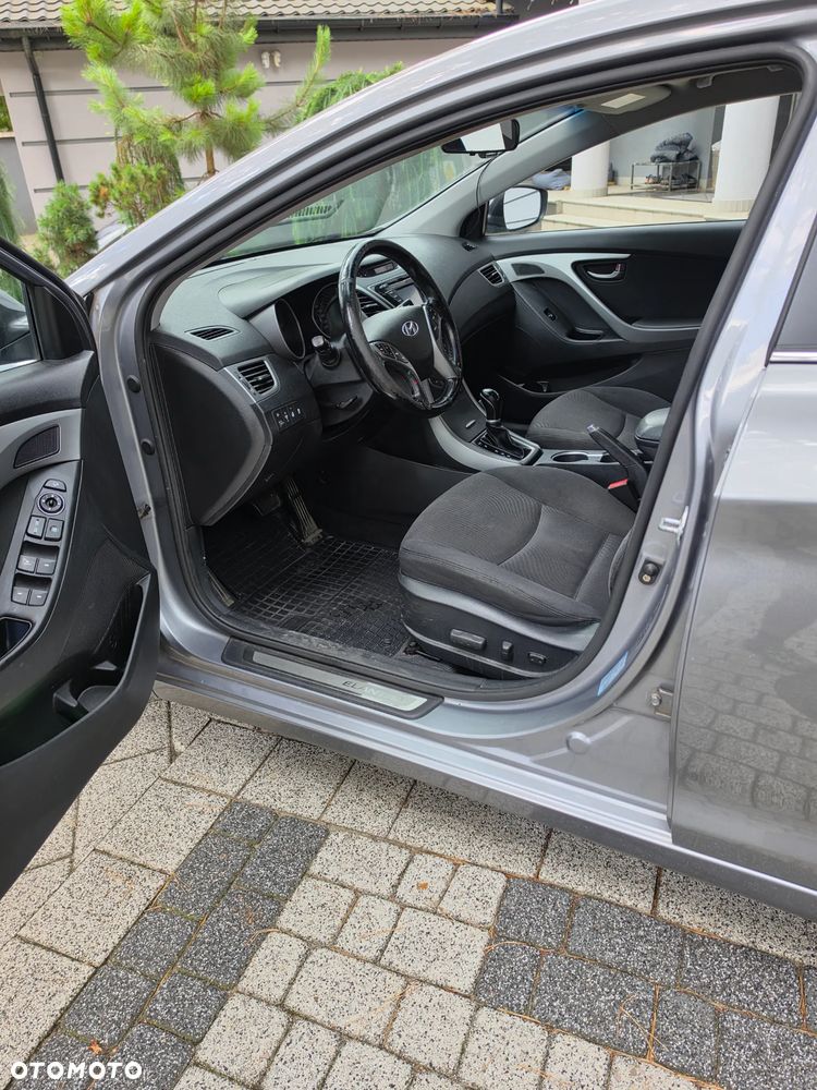 Hyundai Elantra 1.6 Style - 7