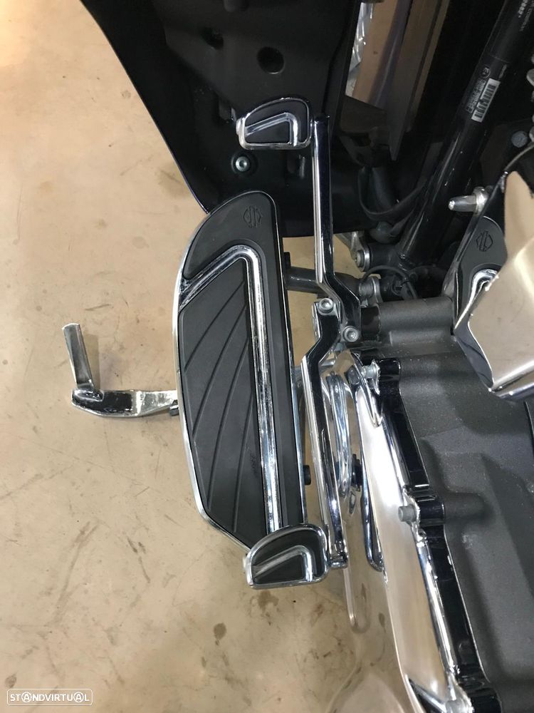 Harley-Davidson FLHXS CVO STREET GLIDE (FLHXSE) - 15