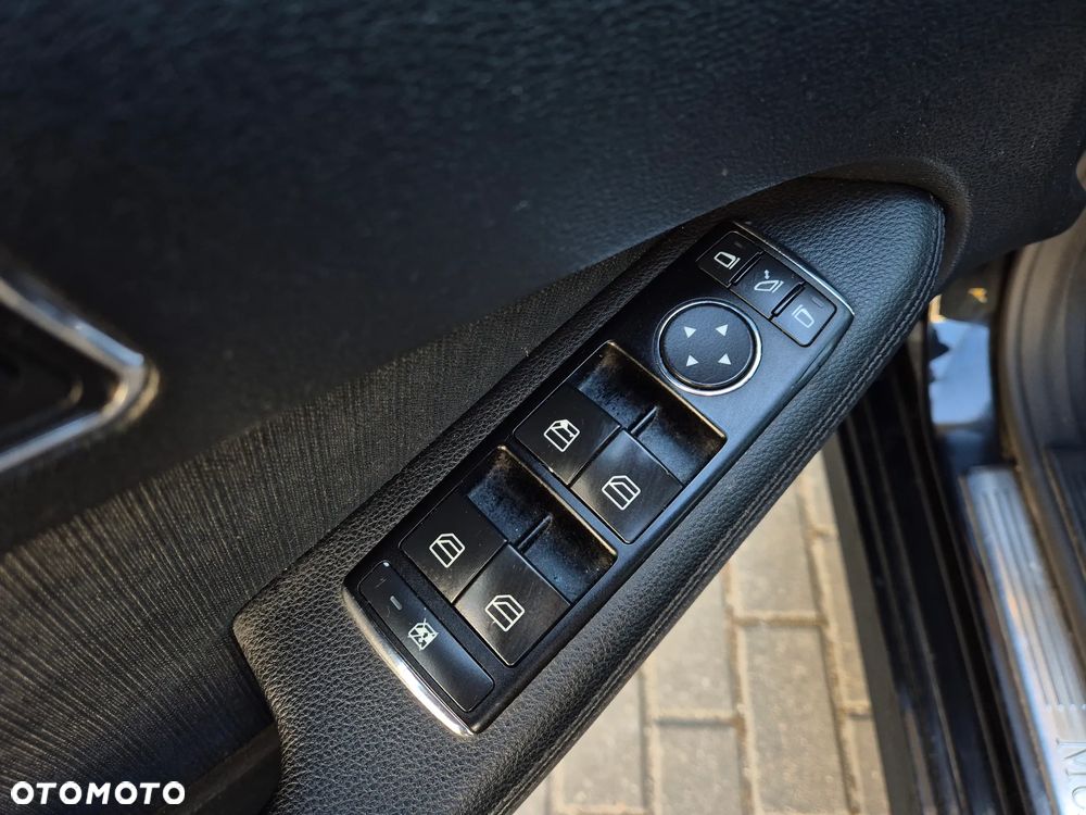 Mercedes-Benz Klasa E - 15