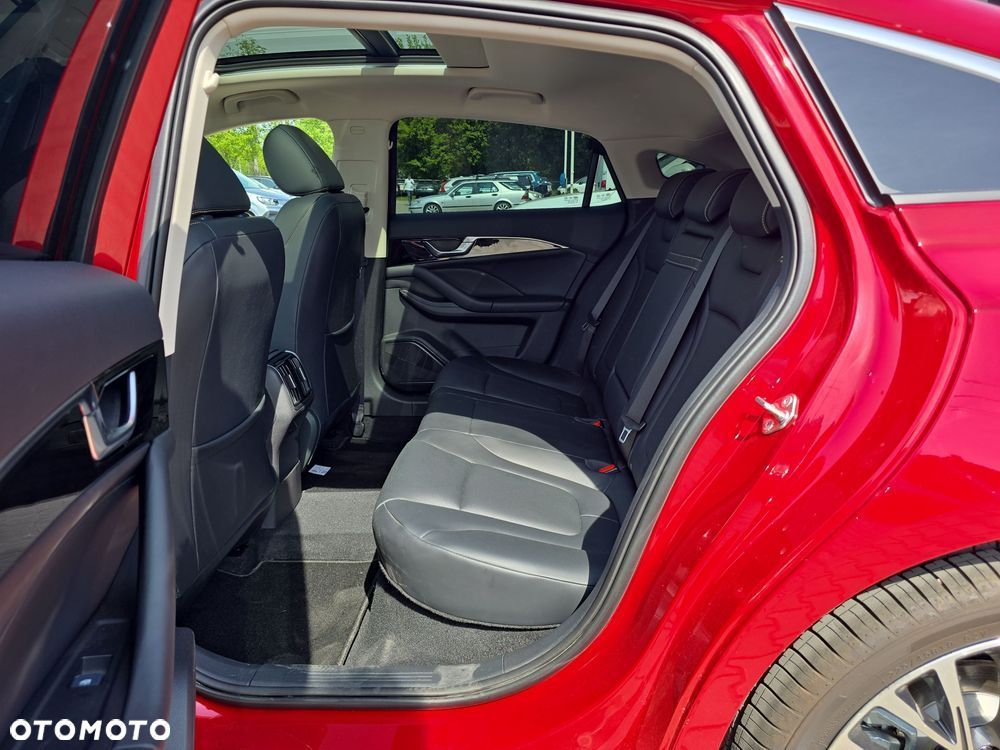 Bestune B70 2.0T Elegance - 13