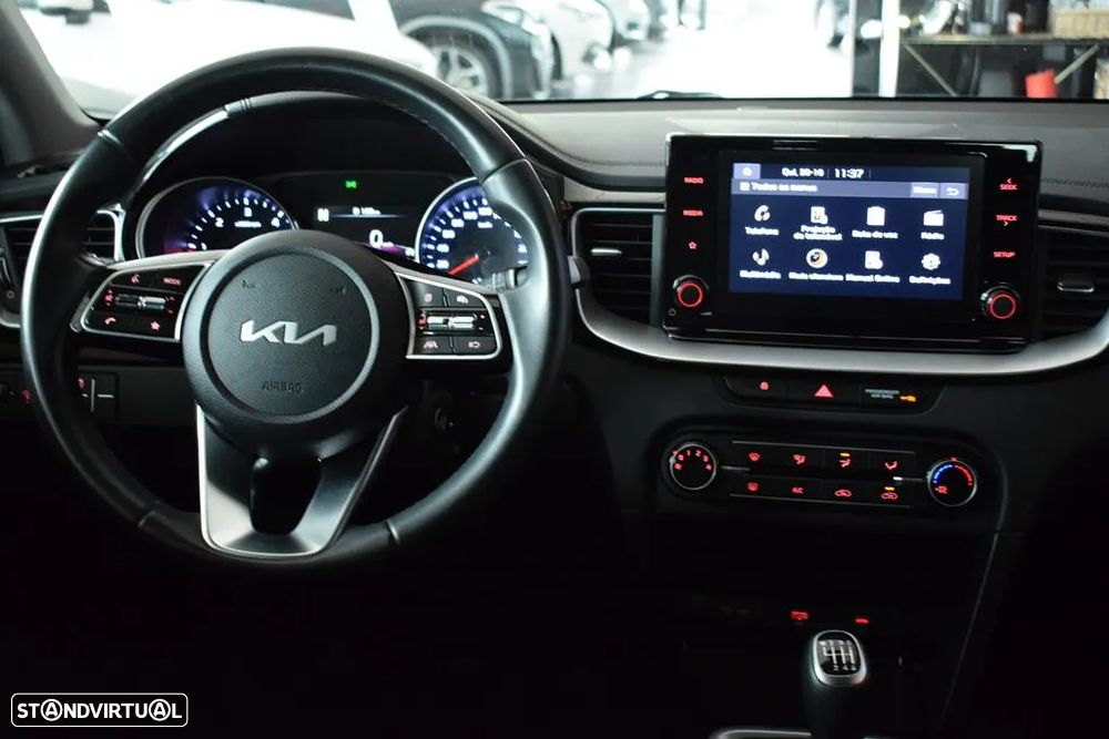 Kia Ceed SW 1.6 CRDi MHEV Dynamic - 29