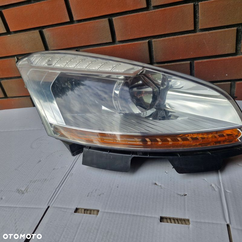 LAMPA PRAWA PRZÓD CITROEN C4 PICASSO - 8