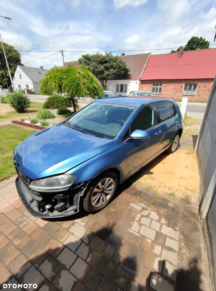 Volkswagen Golf 1.2 TSI BMT Comfortline - 12