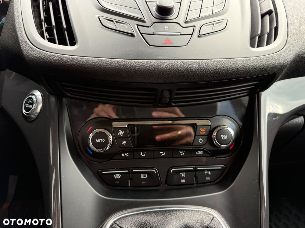 Ford Kuga 2.0 TDCi 2x4 Titanium - 16