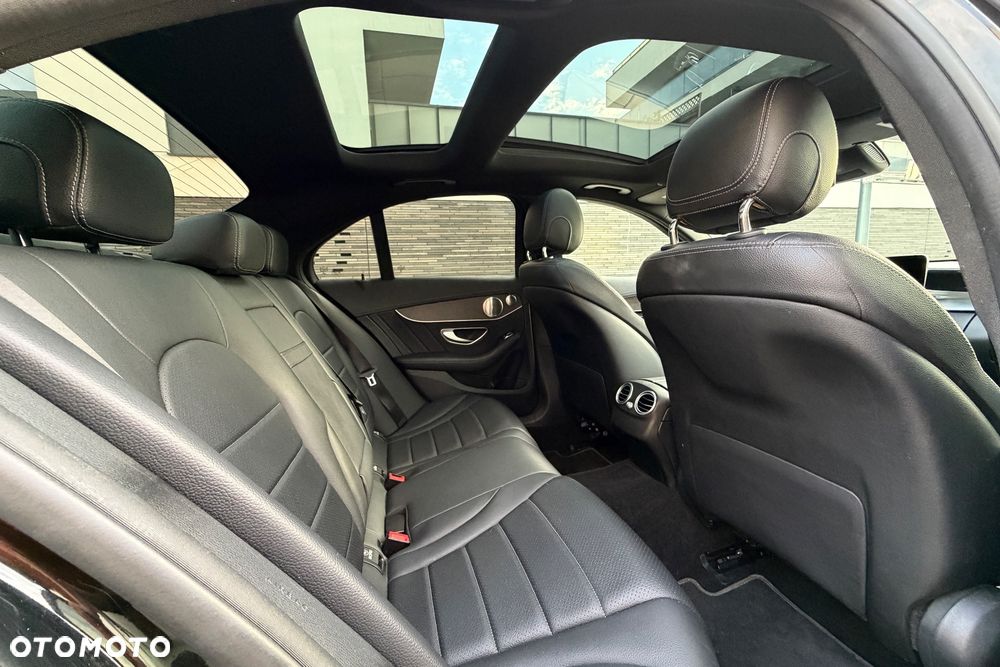 Mercedes-Benz Klasa C 300 4MATIC 9G-TRONIC - 18
