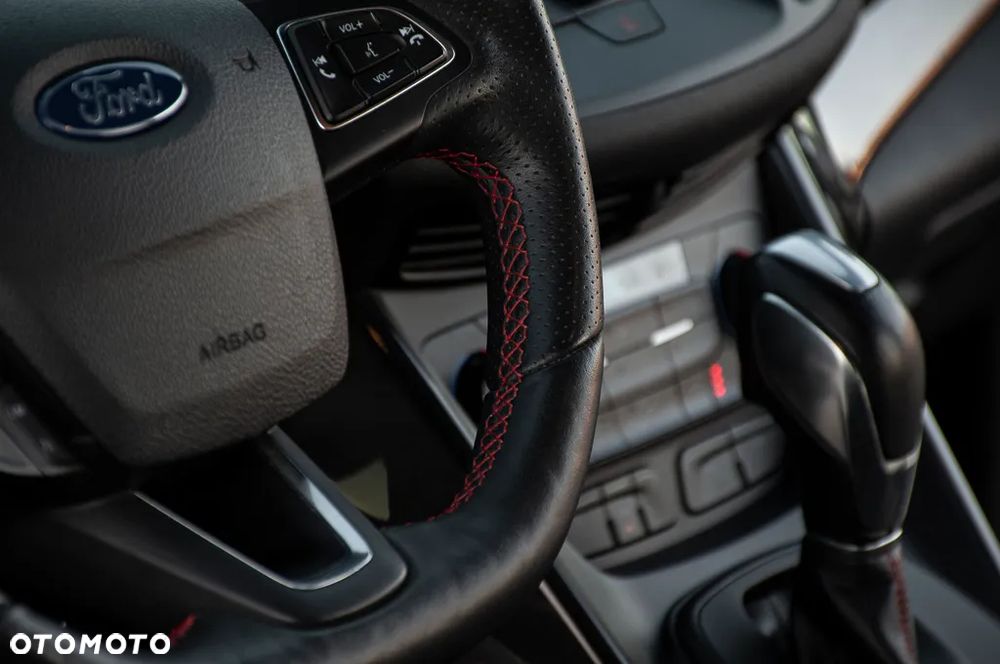 Ford Kuga 2.0 TDCi 4x4 ST-Line - 36