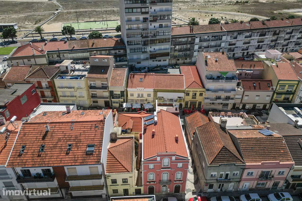 Edifício reabilitado e transformado em hospedagem com restaurante - Grande imagem: 4/60