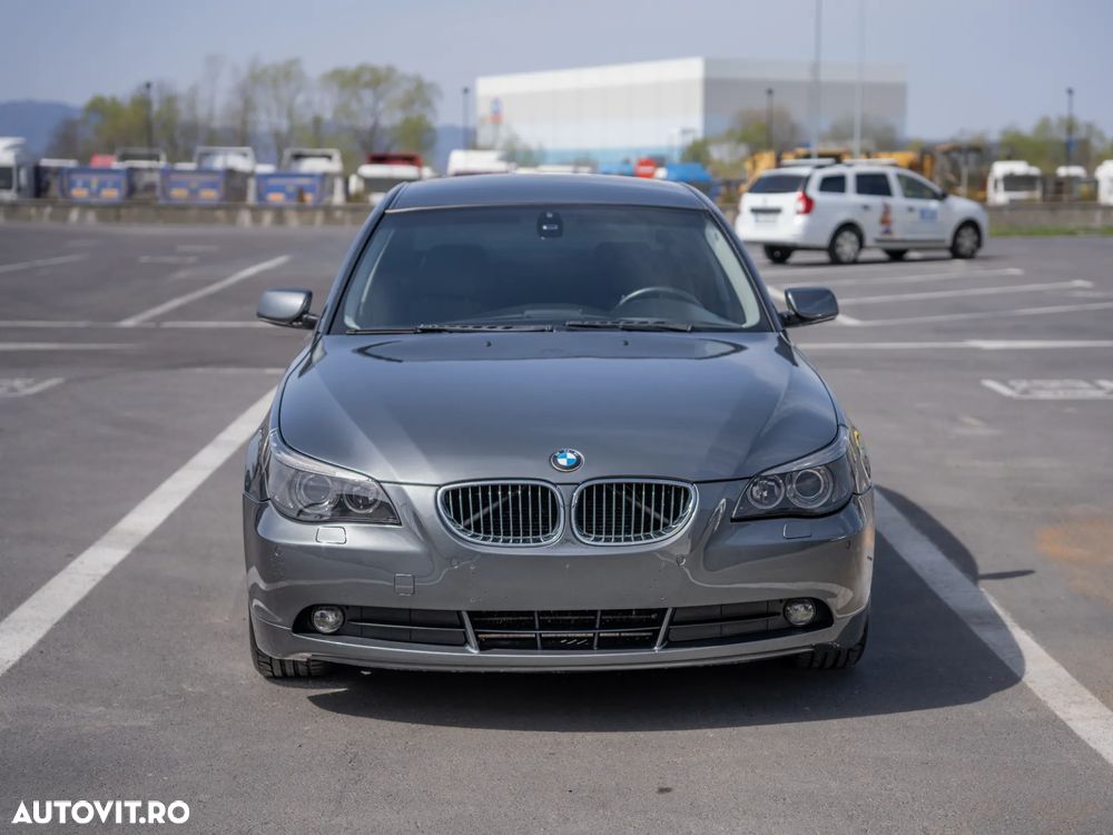 BMW Seria 5 523i - 1