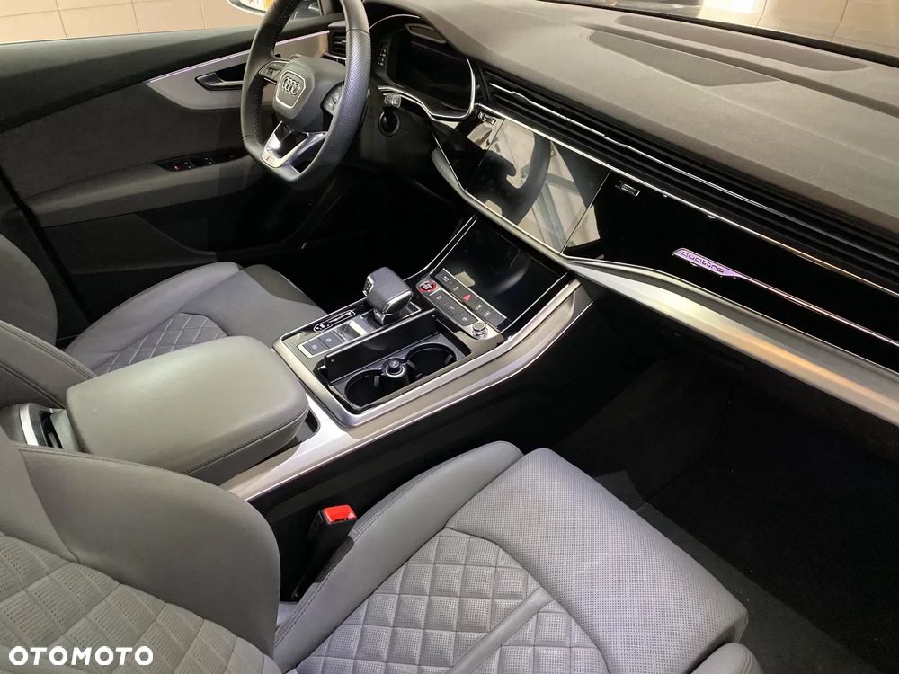 Audi SQ8 - 21