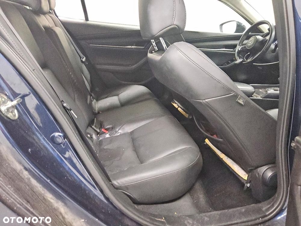 Mazda 3 - 10