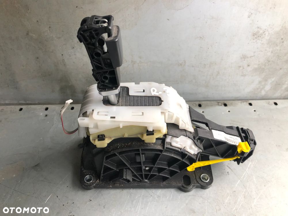 R-556 . Lewarek Drążek Mechanizm Zmiany Biegów 30783399 Volvo S80 II 2.4D Automat - Wysyłka