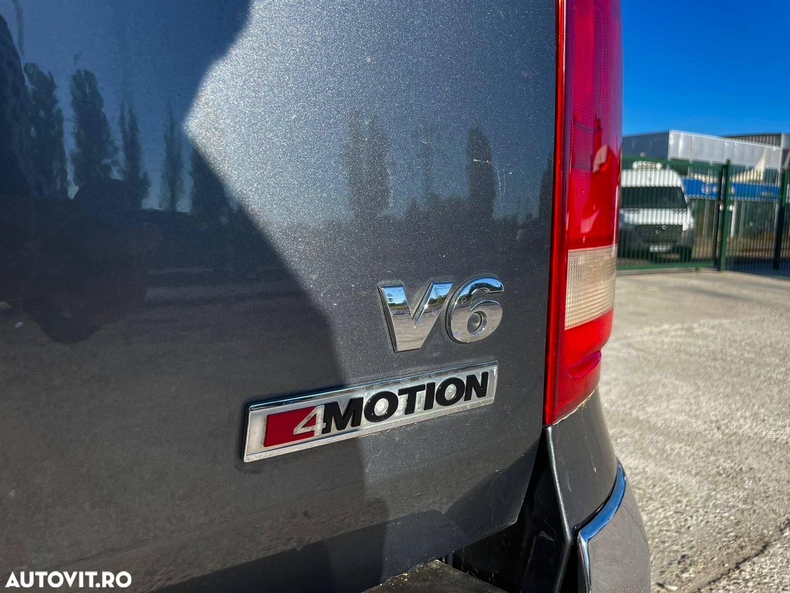 Volkswagen Amarok 3.0 TDI V6 4M Highline Aut. - 3