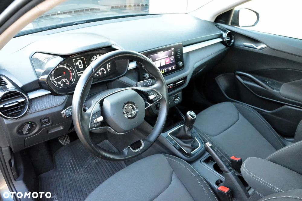 Skoda Fabia 1.0 Ambition - 10