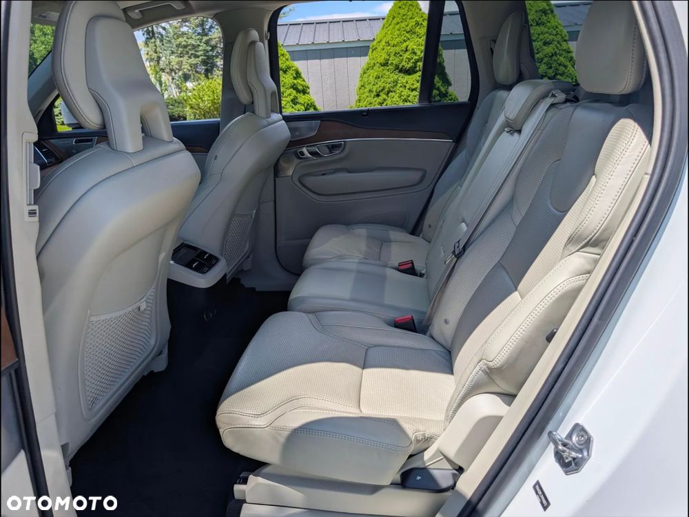 Volvo XC 90 - 22
